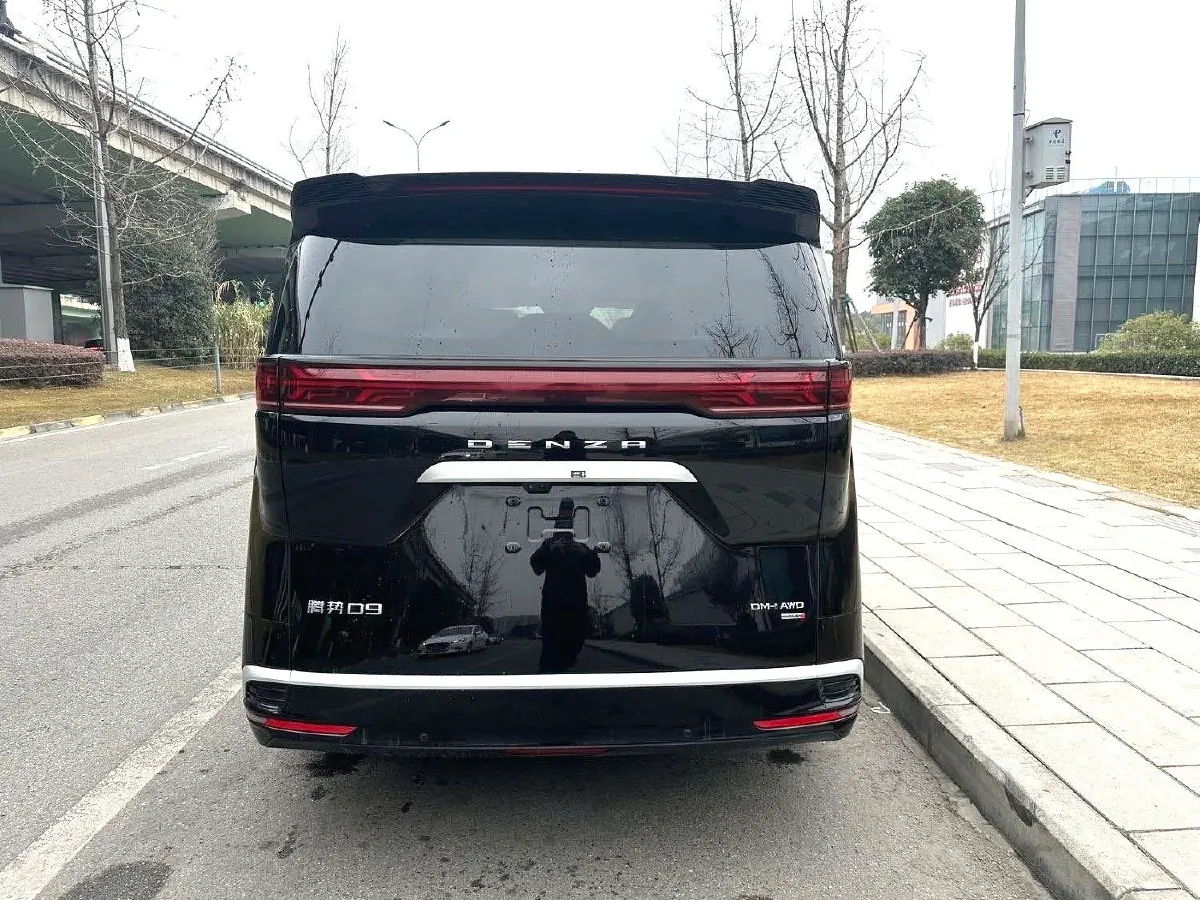 2025 Denza D9 1.5T 156HP L4 E-CVT PHEV 40KWH,autocango,china used car exporter,china ev exporter,chinese used car exporter,chinese used ev exporter