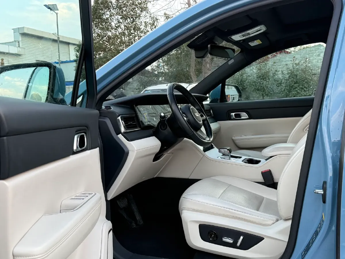 2021 Li ONE Range Extended 131HP REEV 40.5KWH,autocango,china used car exporter,china ev exporter,chinese used car exporter,chinese used ev exporter