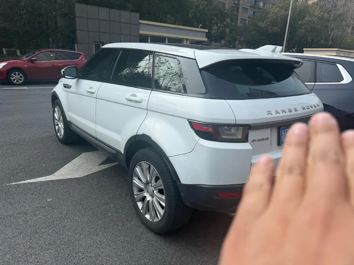 2018 Land Rover Range Rover Evoque 2.0T 241HP L4 9AT,autocango,china used car exporter,china ev exporter,chinese used car exporter,chinese used ev exporter