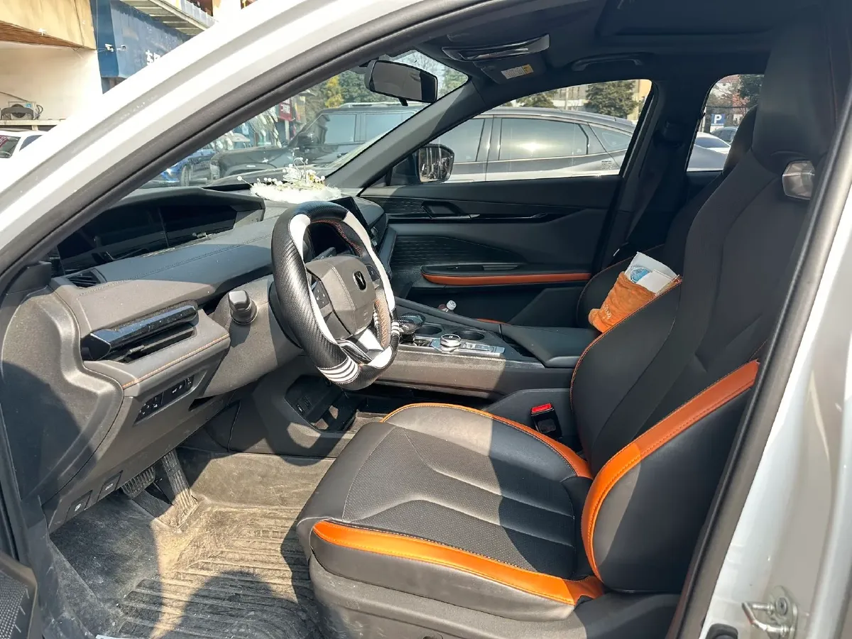 2023 ChangAn UNI-V 1.5T 188HP L4 7DCT,autocango,china used car exporter,china ev exporter,chinese used car exporter,chinese used ev exporter