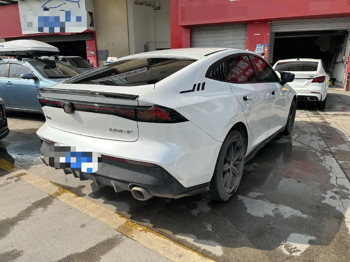 2023 ChangAn UNI-V 1.5T 188HP L4 7DCT,autocango,china used car exporter,china ev exporter,chinese used car exporter,chinese used ev exporter