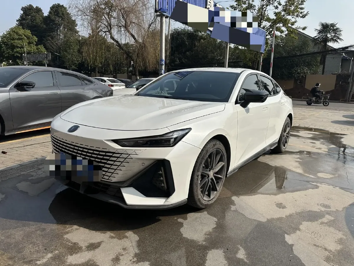 2023 ChangAn UNI-V 1.5T 188HP L4 7DCT,autocango,china used car exporter,china ev exporter,chinese used car exporter,chinese used ev exporter