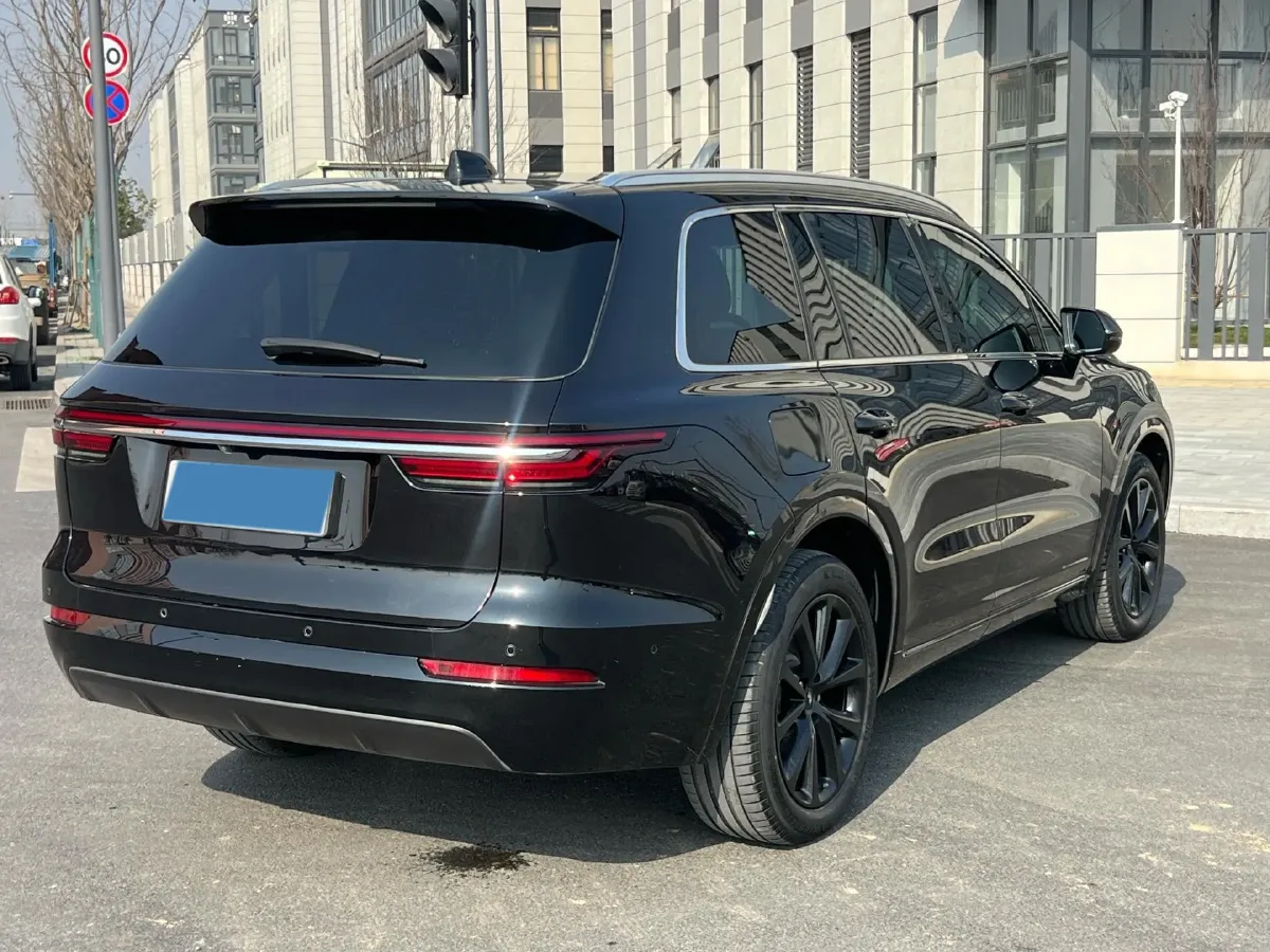 2021 Li ONE Range Extended 131HP REEV 40.5KWH,autocango,china used car exporter,china ev exporter,chinese used car exporter,chinese used ev exporter