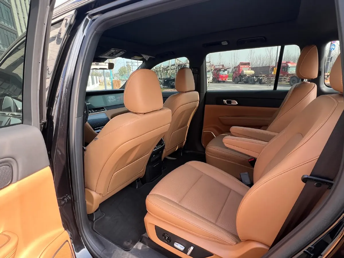 2021 Li ONE Range Extended 131HP REEV 40.5KWH,autocango,china used car exporter,china ev exporter,chinese used car exporter,chinese used ev exporter