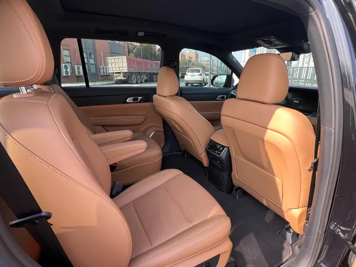 2021 Li ONE Range Extended 131HP REEV 40.5KWH,autocango,china used car exporter,china ev exporter,chinese used car exporter,chinese used ev exporter