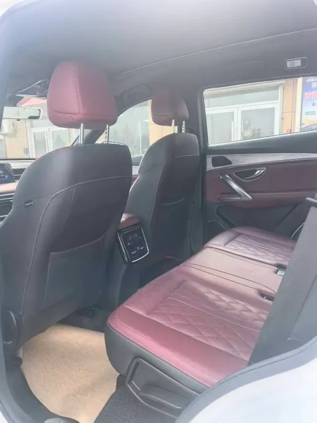 2023 ChangAn Oshan X7 Plus 1.5T 188HP L4 7DCT,autocango,china used car exporter,china ev exporter,chinese used car exporter,chinese used ev exporter