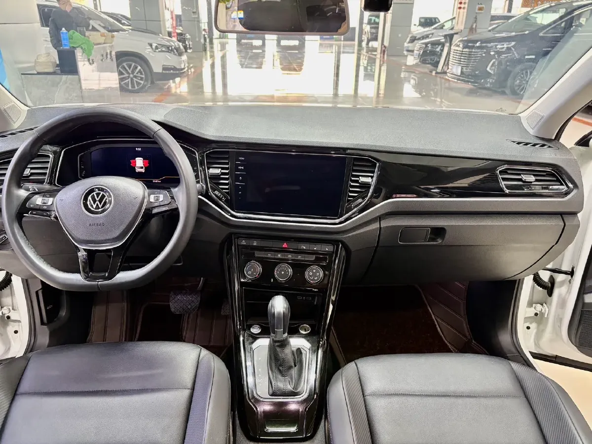 2022 Volkswagen T-Roc 1.4T 150HP L4 7DCT,autocango,china used car exporter,china ev exporter,chinese used car exporter,chinese used ev exporter