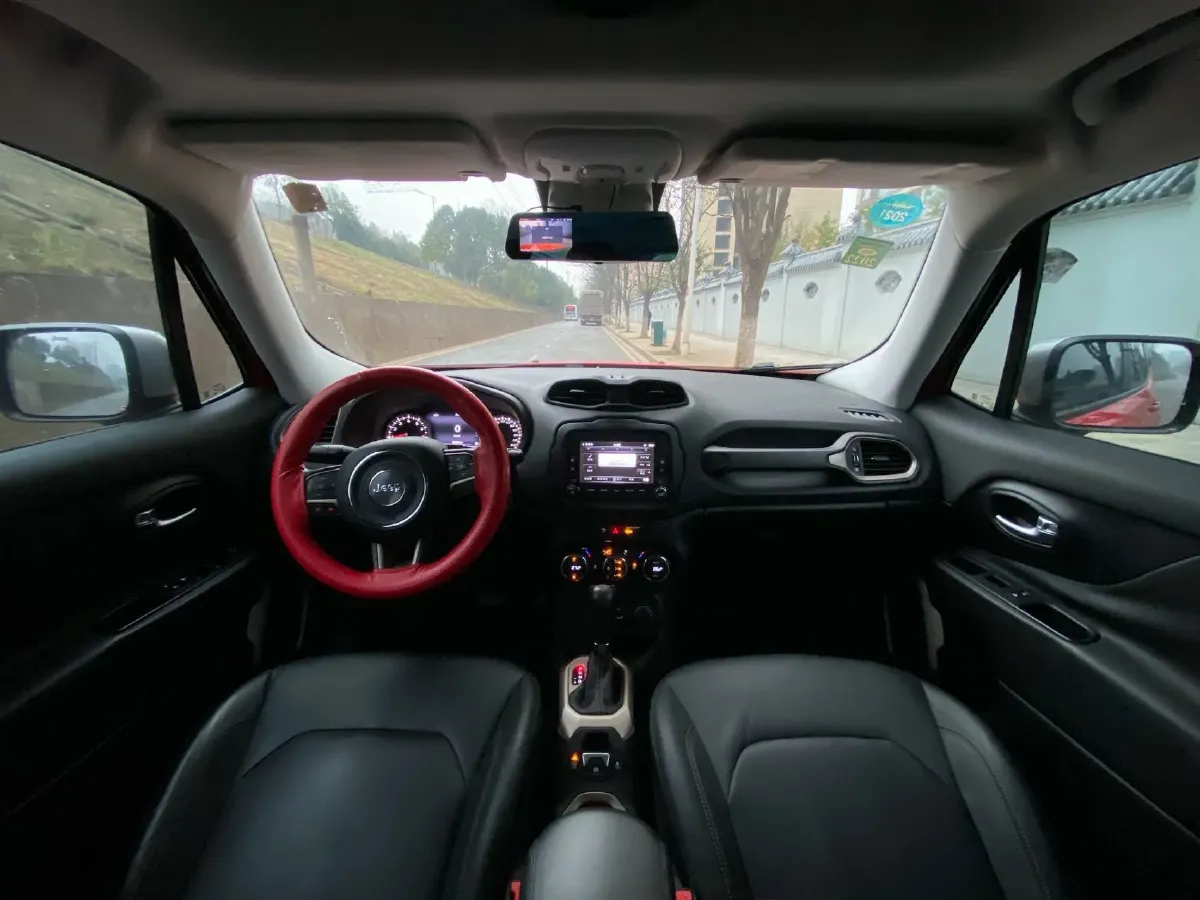 2017 Jeep Renegade 1.4T 150HP L4 7DCT,autocango,china used car exporter,china ev exporter,chinese used car exporter,chinese used ev exporter