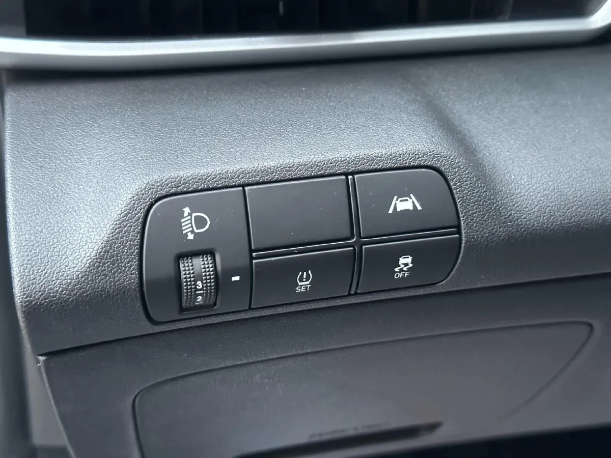 2022 Hyundai Elantra 1.5L 115HP L4 CVT,autocango,china used car exporter,china ev exporter,chinese used car exporter,chinese used ev exporter