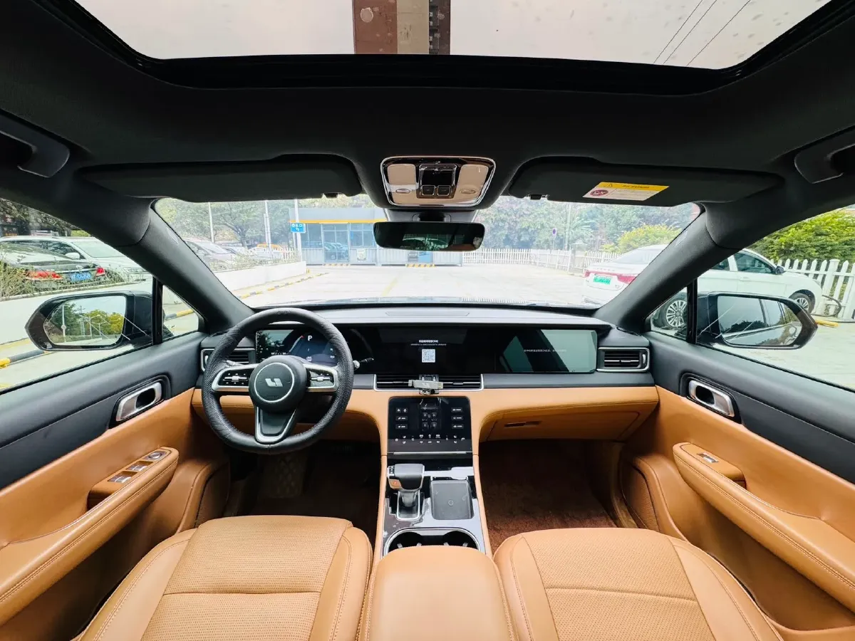 2021 Li ONE Range Extended 131HP REEV 40.5KWH,autocango,china used car exporter,china ev exporter,chinese used car exporter,chinese used ev exporter