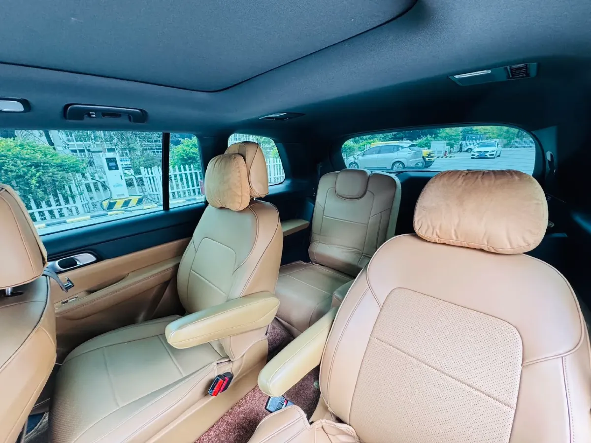 2021 Li ONE Range Extended 131HP REEV 40.5KWH,autocango,china used car exporter,china ev exporter,chinese used car exporter,chinese used ev exporter