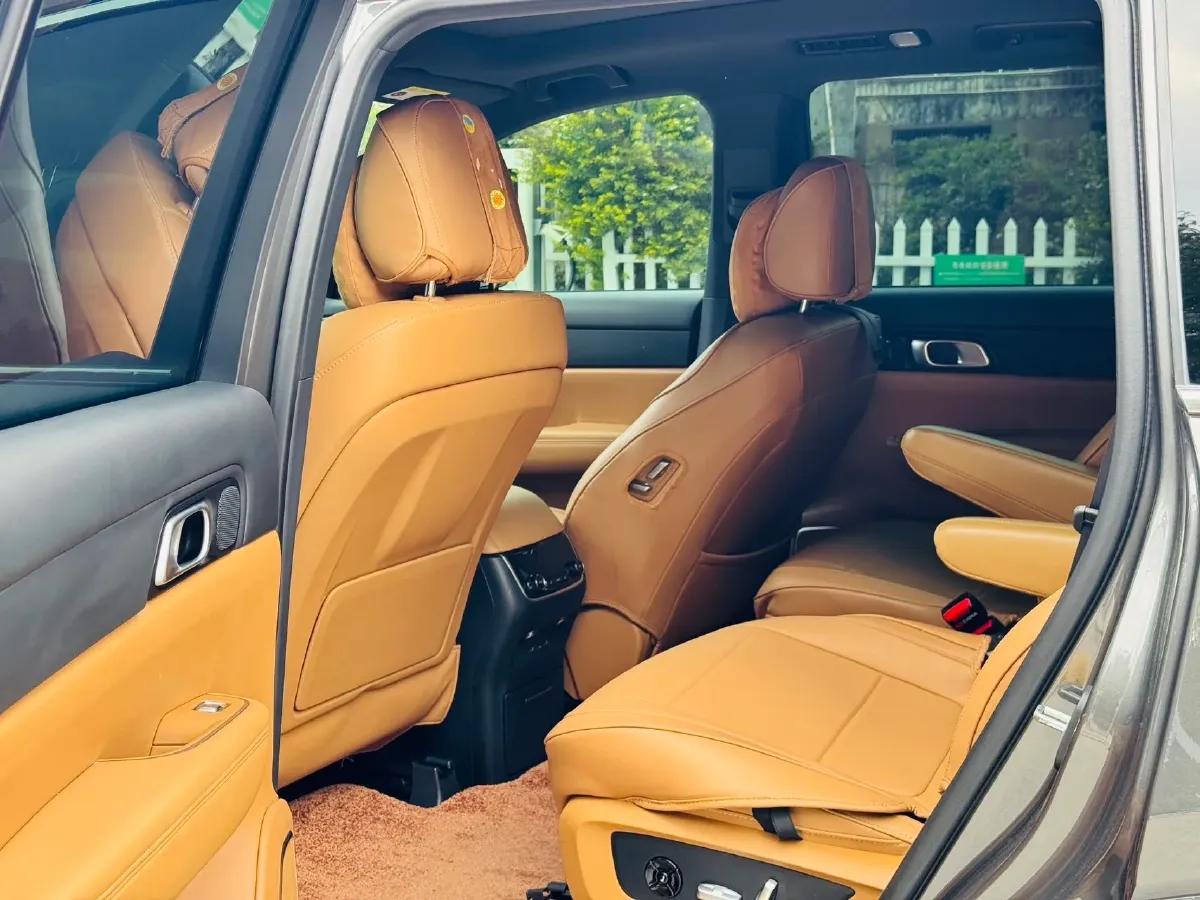 2021 Li ONE Range Extended 131HP REEV 40.5KWH,autocango,china used car exporter,china ev exporter,chinese used car exporter,chinese used ev exporter