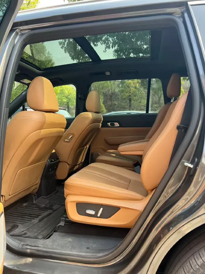 2020 Li ONE Range Extended 131HP REEV 40.5KWH,autocango,china used car exporter,china ev exporter,chinese used car exporter,chinese used ev exporter