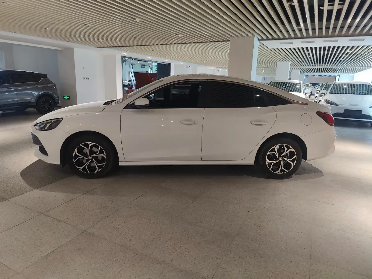 2023 MG 5 1.5L 129HP L4 5MT,autocango,china used car exporter,china ev exporter,chinese used car exporter,chinese used ev exporter