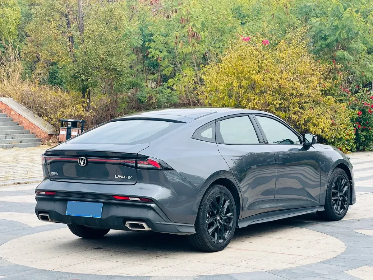 2024 ChangAn UNI-V 1.5T 188HP L4 7DCT,autocango,china used car exporter,china ev exporter,chinese used car exporter,chinese used ev exporter