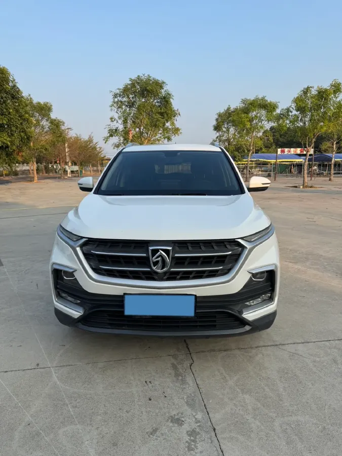 2019 BaoJun 530 1.5T 150HP L4 6MT,autocango,china used car exporter,china ev exporter,chinese used car exporter,chinese used ev exporter