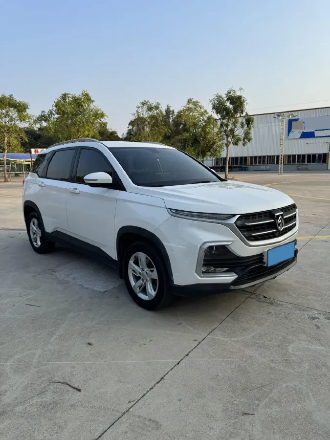 2019 BaoJun 530 1.5T 150HP L4 6MT,autocango,china used car exporter,china ev exporter,chinese used car exporter,chinese used ev exporter
