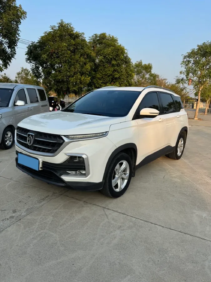 2019 BaoJun 530 1.5T 150HP L4 6MT,autocango,china used car exporter,china ev exporter,chinese used car exporter,chinese used ev exporter