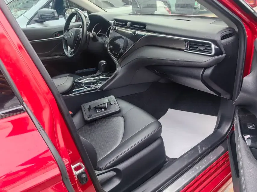 2019 Toyota Camry 2.5L 209HP L4 8AT,autocango,china used car exporter,china ev exporter,chinese used car exporter,chinese used ev exporter