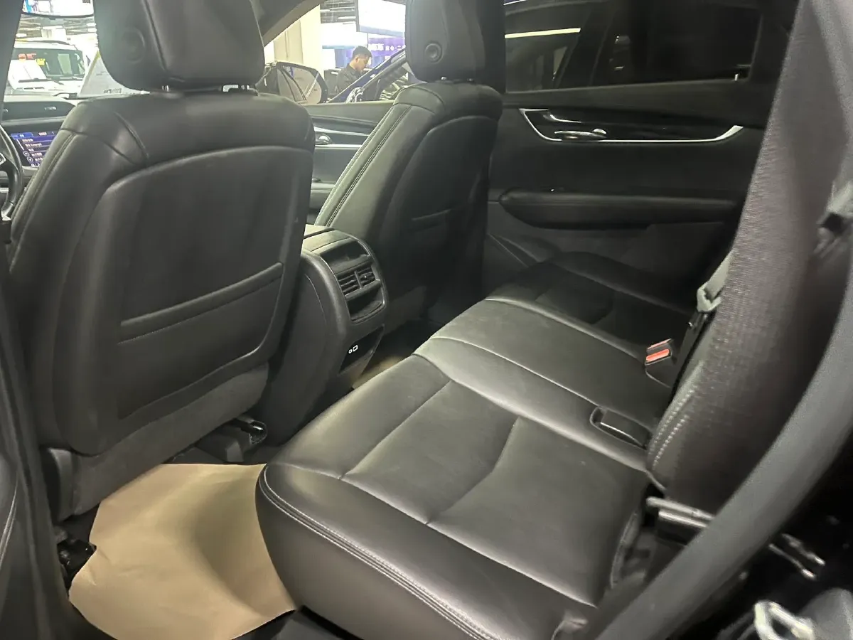 2021 Cadillac XT5 2.0T 237HP L4 9AT,autocango,china used car exporter,china ev exporter,chinese used car exporter,chinese used ev exporter