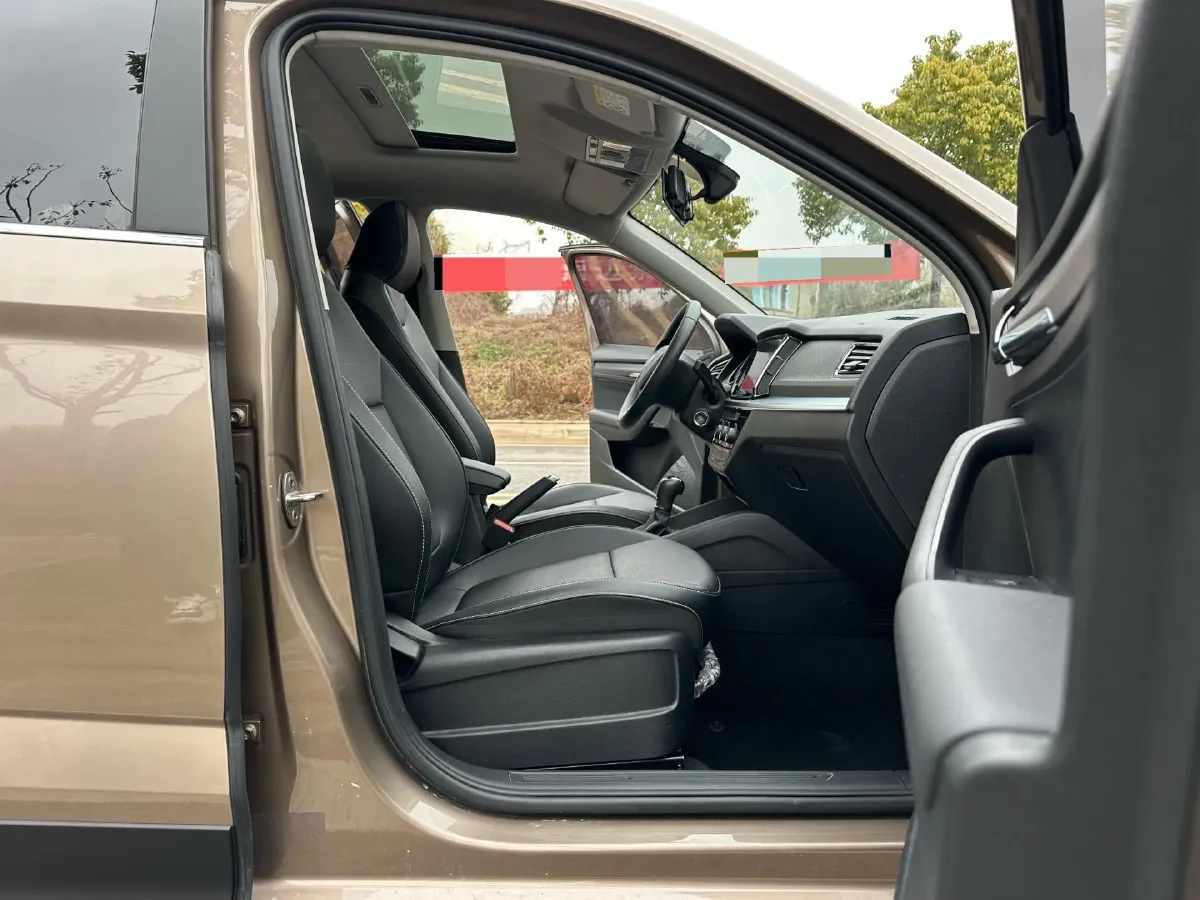 2021 Skoda Kamiq 1.5L 112HP L4 6AT,autocango,china used car exporter,china ev exporter,chinese used car exporter,chinese used ev exporter