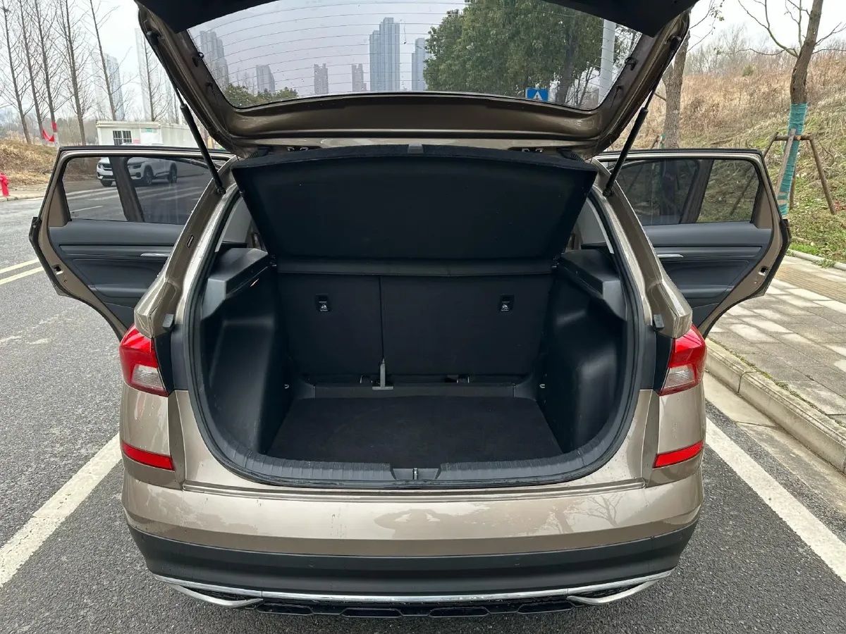 2021 Skoda Kamiq 1.5L 112HP L4 6AT,autocango,china used car exporter,china ev exporter,chinese used car exporter,chinese used ev exporter