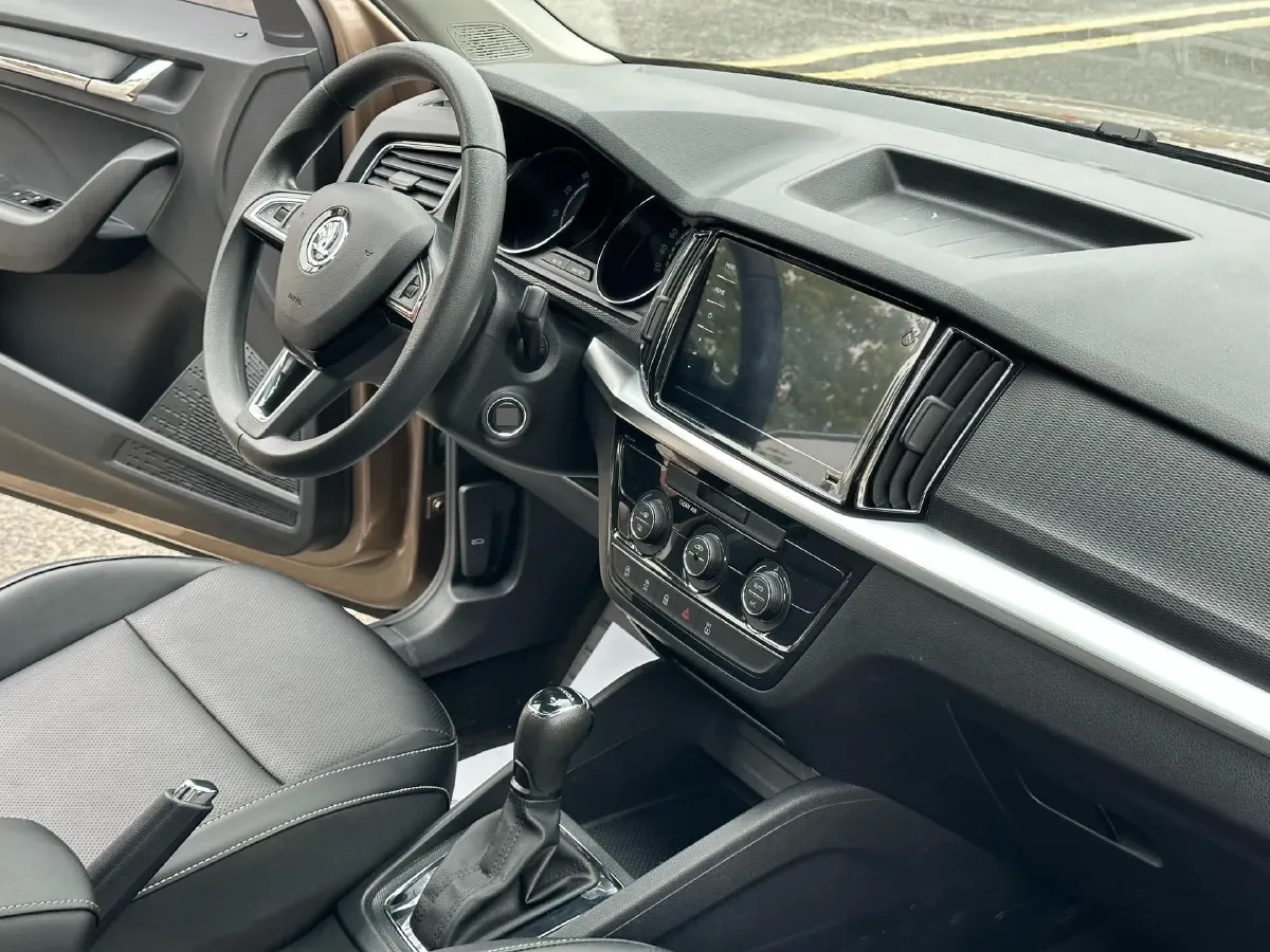 2021 Skoda Kamiq 1.5L 112HP L4 6AT,autocango,china used car exporter,china ev exporter,chinese used car exporter,chinese used ev exporter