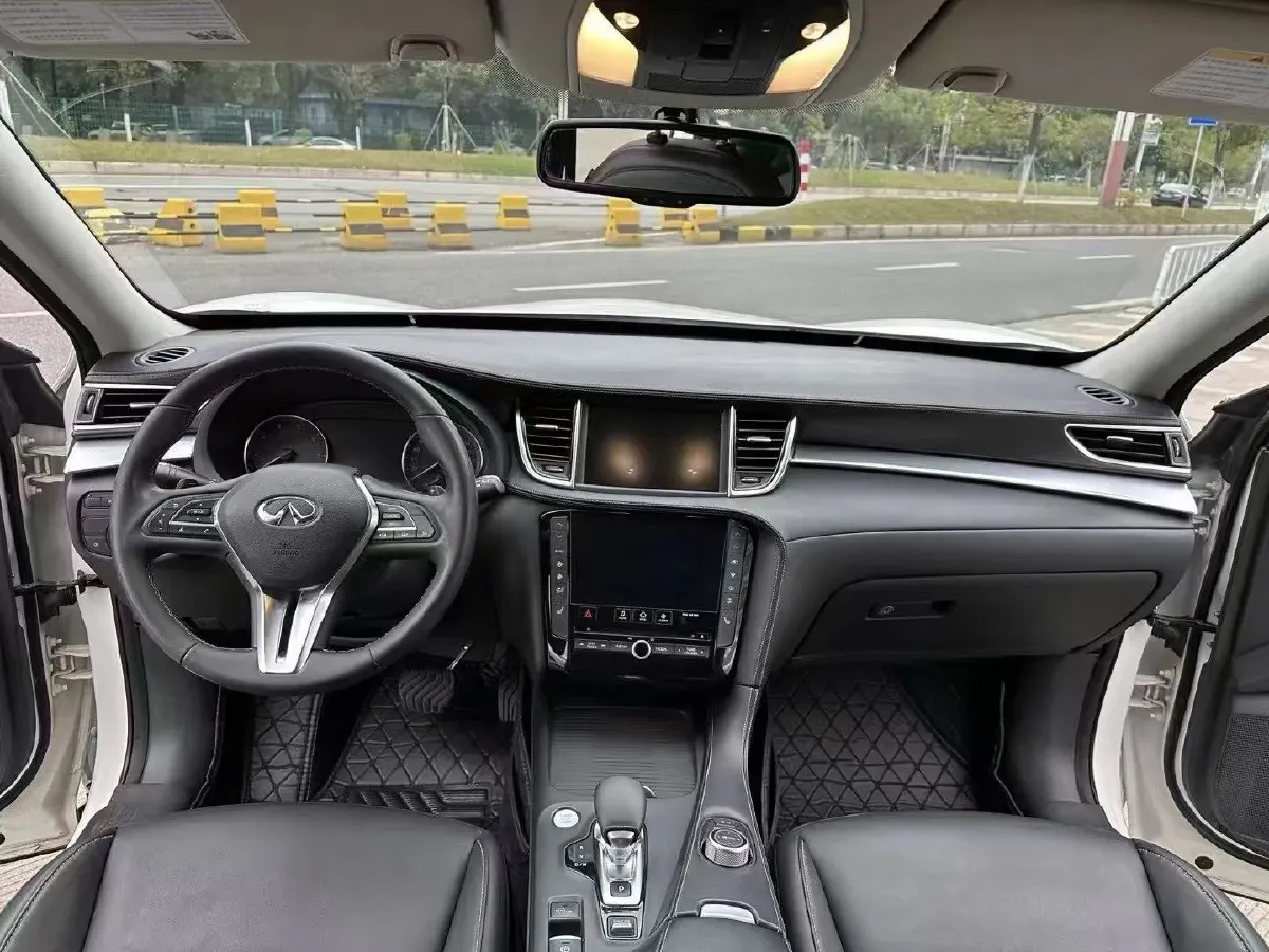 2018 Infiniti QX30 2.0T 211HP L4 7DCT,autocango,china used car exporter,china ev exporter,chinese used car exporter,chinese used ev exporter