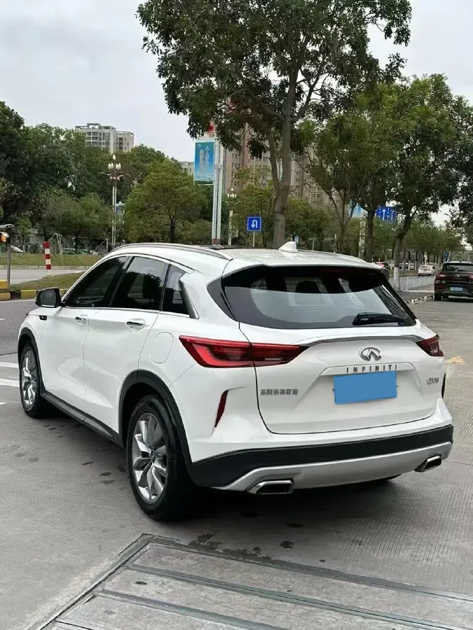 2018 Infiniti QX30 2.0T 211HP L4 7DCT,autocango,china used car exporter,china ev exporter,chinese used car exporter,chinese used ev exporter
