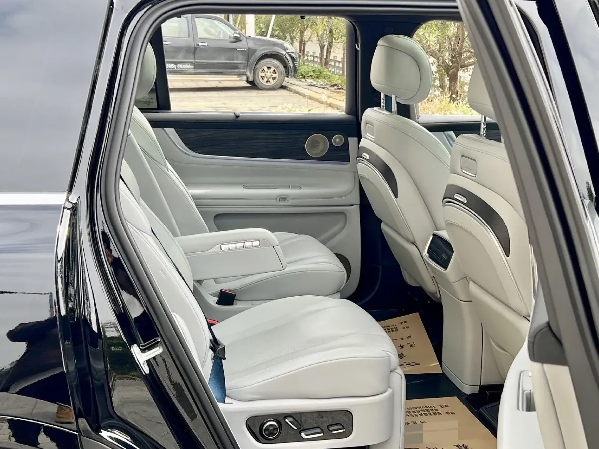 2024 AITO AITO M9 1.5T 152HP L4 REEV 42KWH,autocango,china used car exporter,china ev exporter,chinese used car exporter,chinese used ev exporter