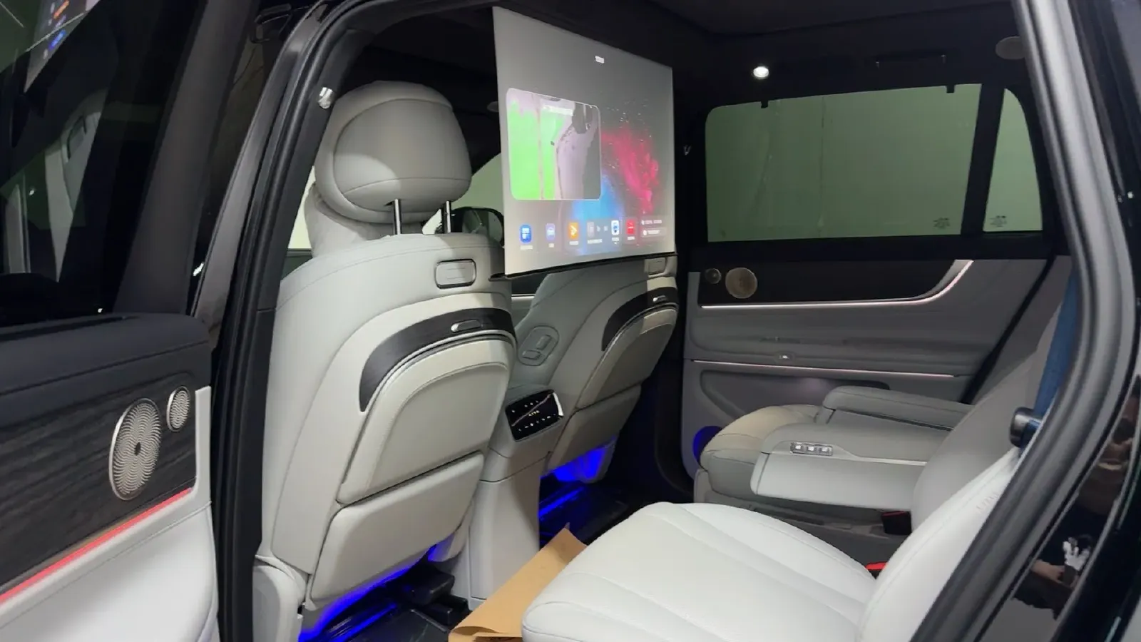 2024 AITO AITO M9 1.5T 152HP L4 REEV 42KWH,autocango,china used car exporter,china ev exporter,chinese used car exporter,chinese used ev exporter