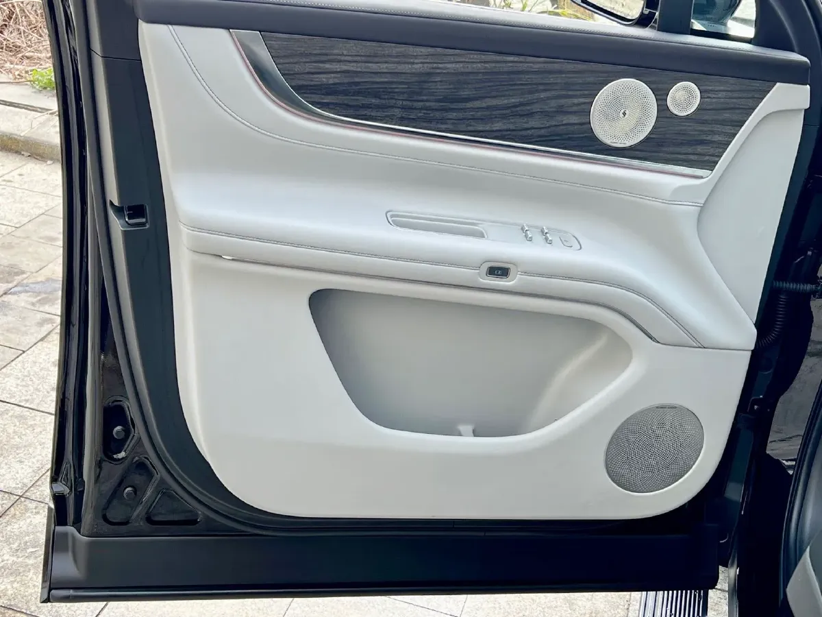 2024 AITO AITO M9 1.5T 152HP L4 REEV 42KWH,autocango,china used car exporter,china ev exporter,chinese used car exporter,chinese used ev exporter