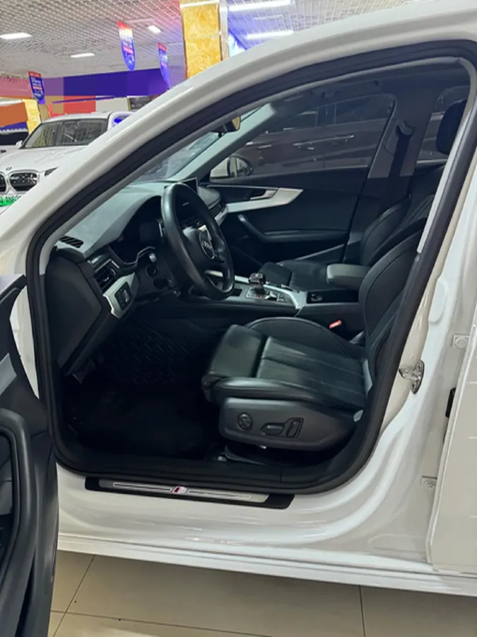 2022 Audi A4L 2.0T 190HP L4 7DCT,autocango,china used car exporter,china ev exporter,chinese used car exporter,chinese used ev exporter