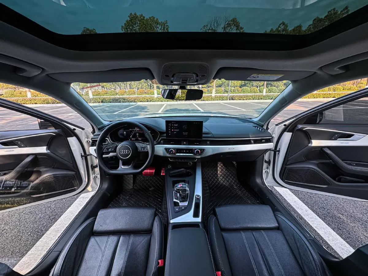 2022 Audi A4L 2.0T 190HP L4 7DCT,autocango,china used car exporter,china ev exporter,chinese used car exporter,chinese used ev exporter