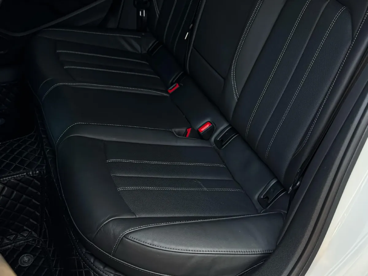 2022 Audi A4L 2.0T 190HP L4 7DCT,autocango,china used car exporter,china ev exporter,chinese used car exporter,chinese used ev exporter