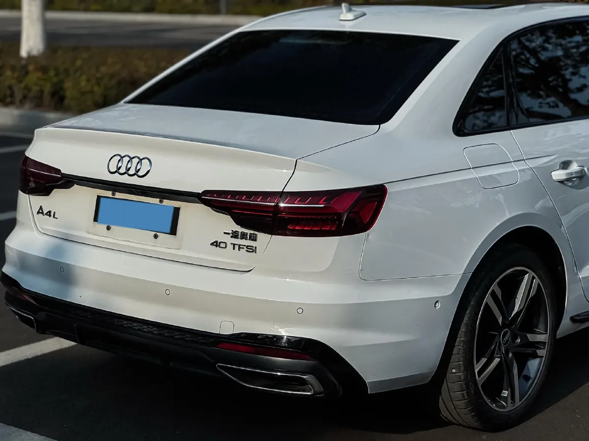 2022 Audi A4L 2.0T 190HP L4 7DCT,autocango,china used car exporter,china ev exporter,chinese used car exporter,chinese used ev exporter