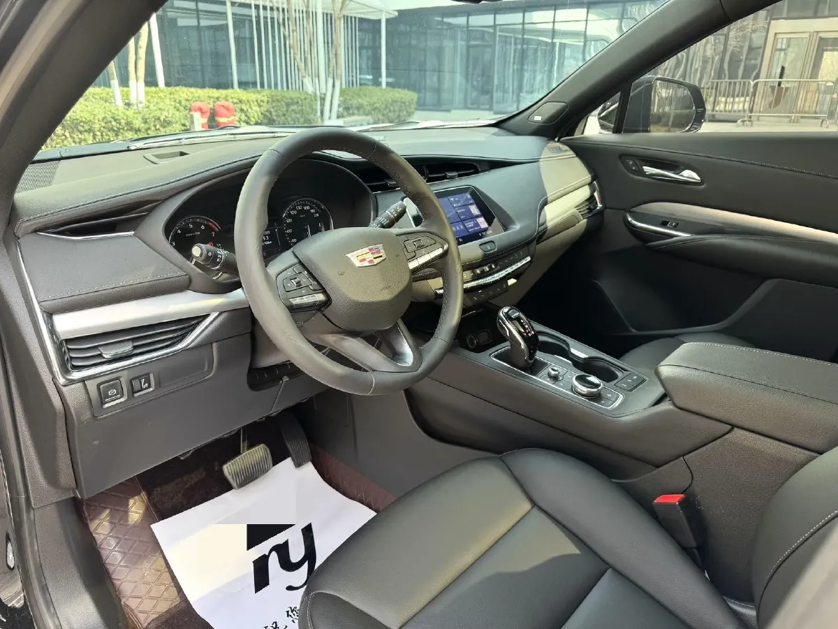 2022 Cadillac XT4 2.0T 237HP L4 9AT,autocango,china used car exporter,china ev exporter,chinese used car exporter,chinese used ev exporter