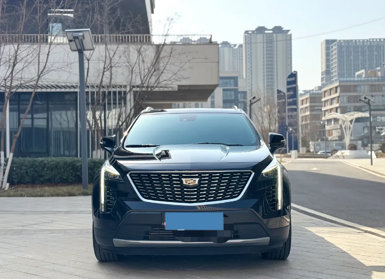 2022 Cadillac XT4 2.0T 237HP L4 9AT,autocango,china used car exporter,china ev exporter,chinese used car exporter,chinese used ev exporter
