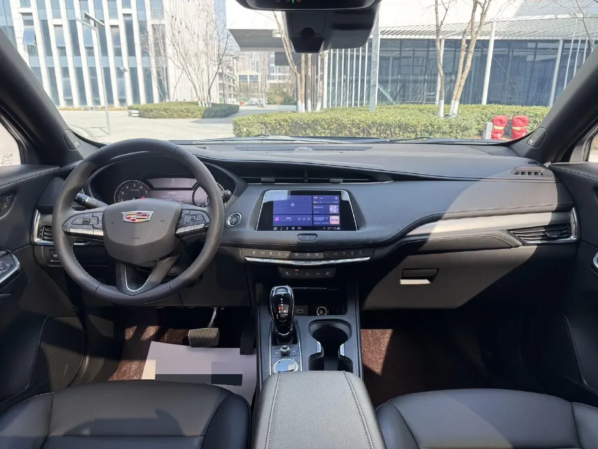 2022 Cadillac XT4 2.0T 237HP L4 9AT,autocango,china used car exporter,china ev exporter,chinese used car exporter,chinese used ev exporter