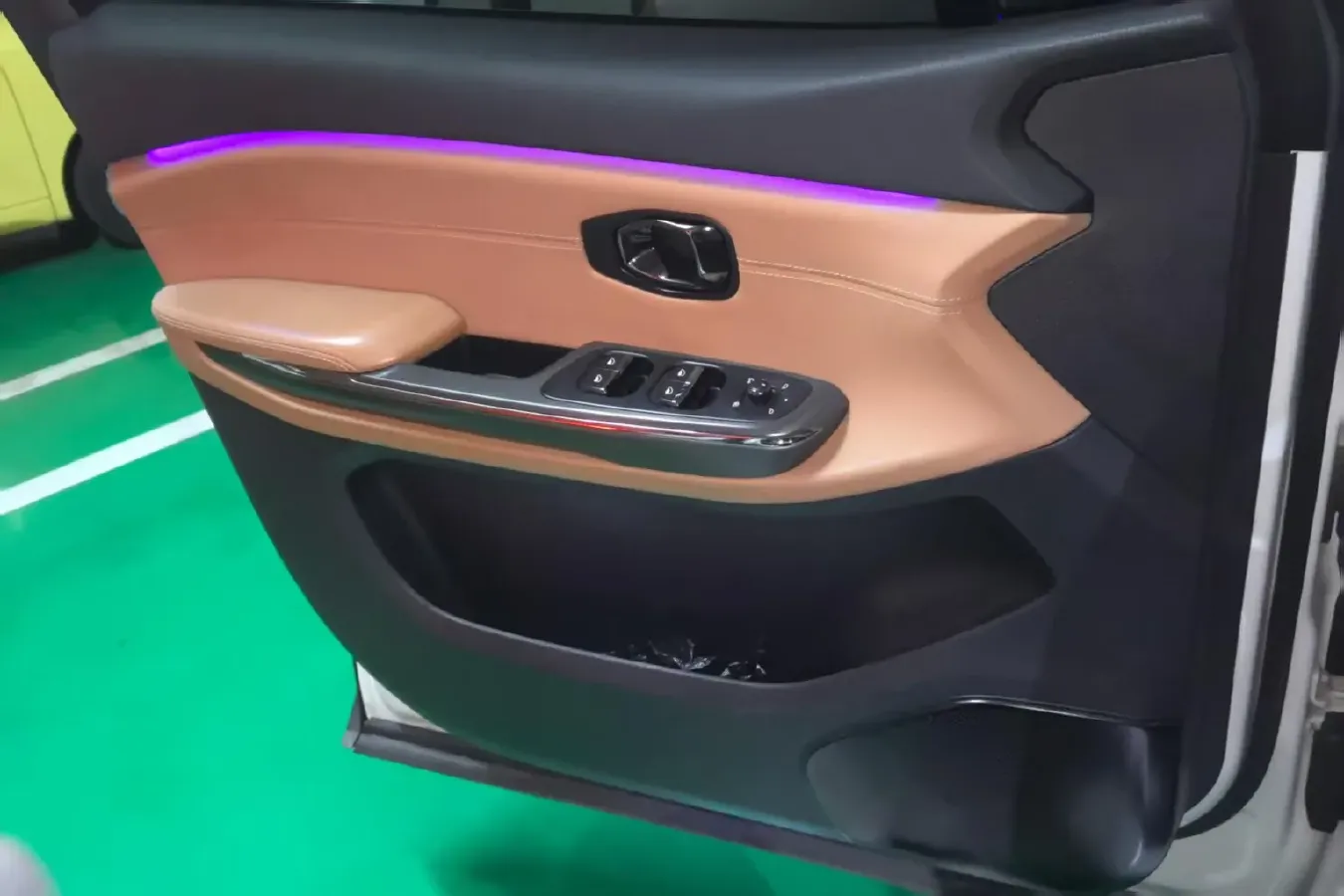 2020 Lexus NX 2.5L 155HP L4 E-CVT Hybrid,autocango,china used car exporter,china ev exporter,chinese used car exporter,chinese used ev exporter