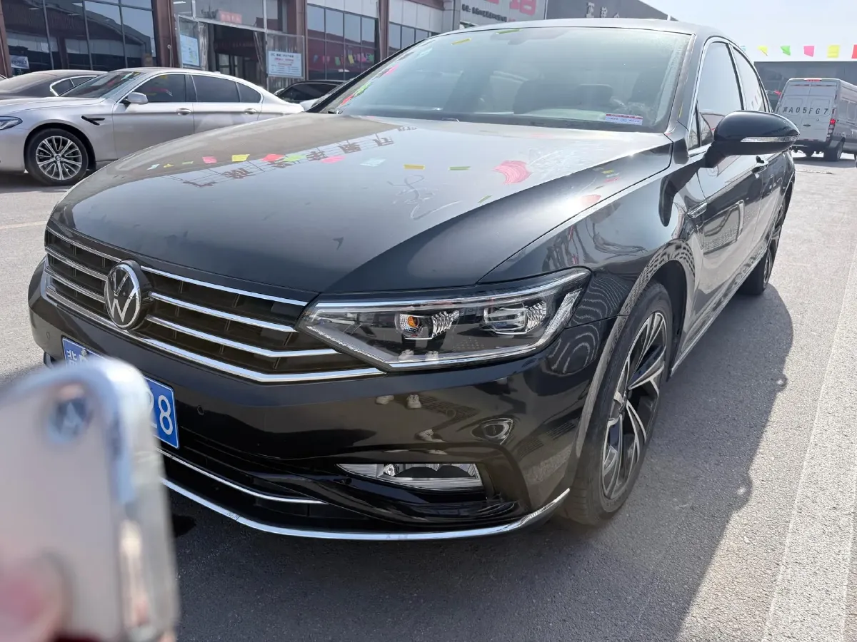 2021 Volkswagen Magotan 2.0T 186HP L4 7DCT,autocango,china used car exporter,china ev exporter,chinese used car exporter,chinese used ev exporter