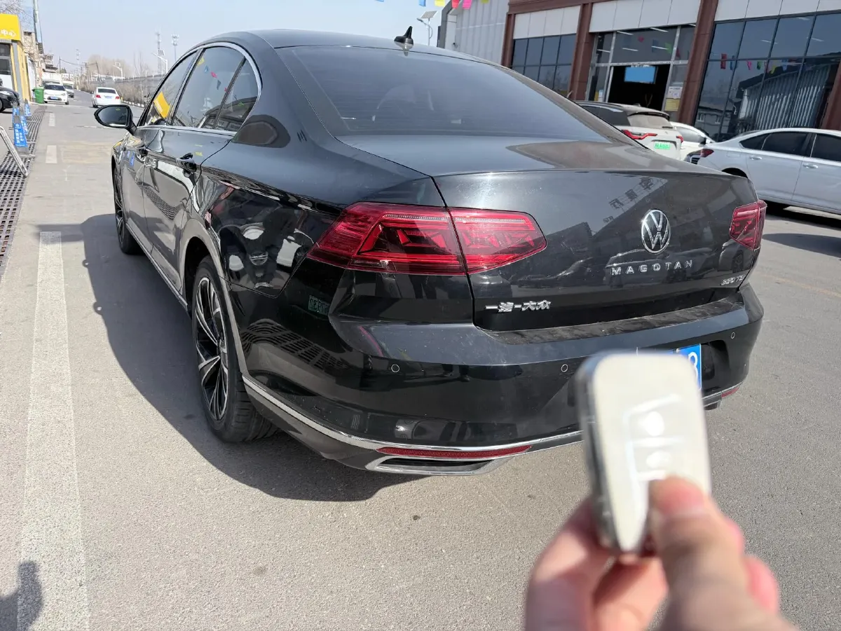 2021 Volkswagen Magotan 2.0T 186HP L4 7DCT,autocango,china used car exporter,china ev exporter,chinese used car exporter,chinese used ev exporter