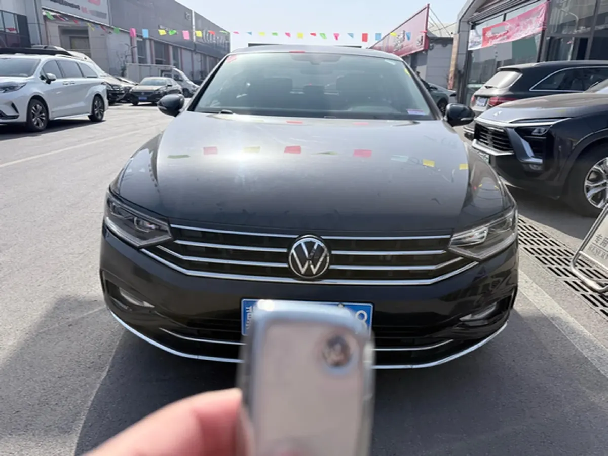 2021 Volkswagen Magotan 2.0T 186HP L4 7DCT,autocango,china used car exporter,china ev exporter,chinese used car exporter,chinese used ev exporter