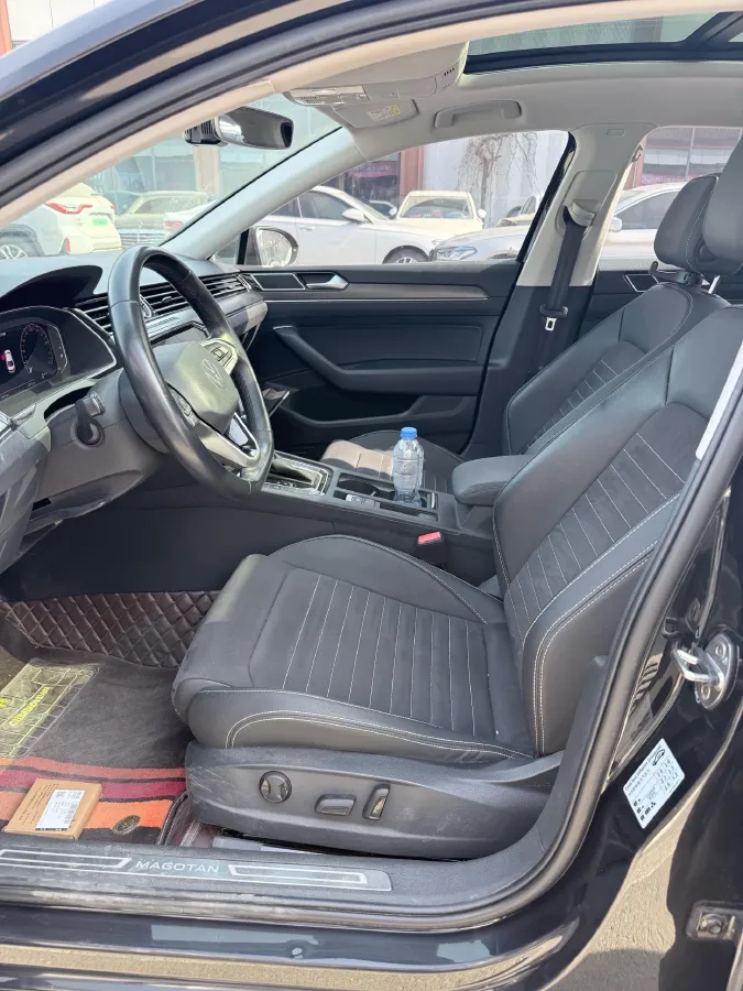 2021 Volkswagen Magotan 2.0T 186HP L4 7DCT,autocango,china used car exporter,china ev exporter,chinese used car exporter,chinese used ev exporter
