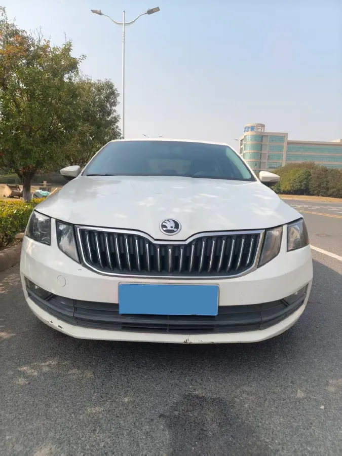 2019 Skoda Octavia 1.5L 116HP L4 6AT,autocango,china used car exporter,china ev exporter,chinese used car exporter,chinese used ev exporter