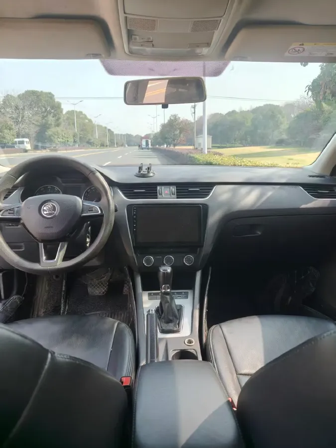 2019 Skoda Octavia 1.5L 116HP L4 6AT,autocango,china used car exporter,china ev exporter,chinese used car exporter,chinese used ev exporter