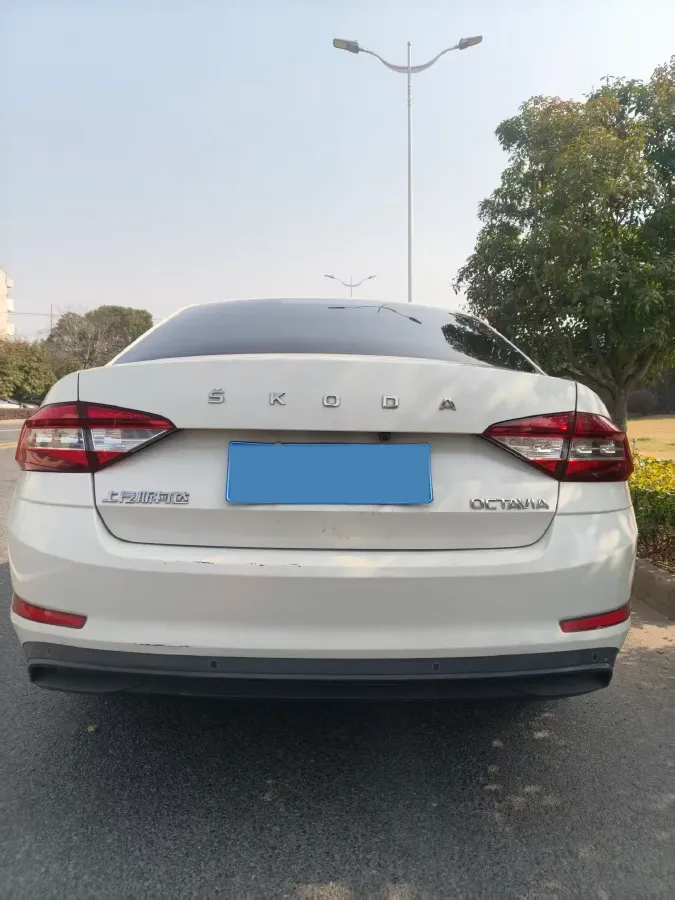 2019 Skoda Octavia 1.5L 116HP L4 6AT,autocango,china used car exporter,china ev exporter,chinese used car exporter,chinese used ev exporter