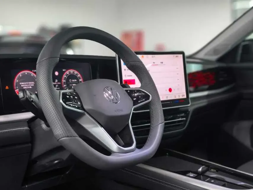 2025 Volkswagen Passat 2.0T 220HP L4 7DCT,autocango,china used car exporter,china ev exporter,chinese used car exporter,chinese used ev exporter