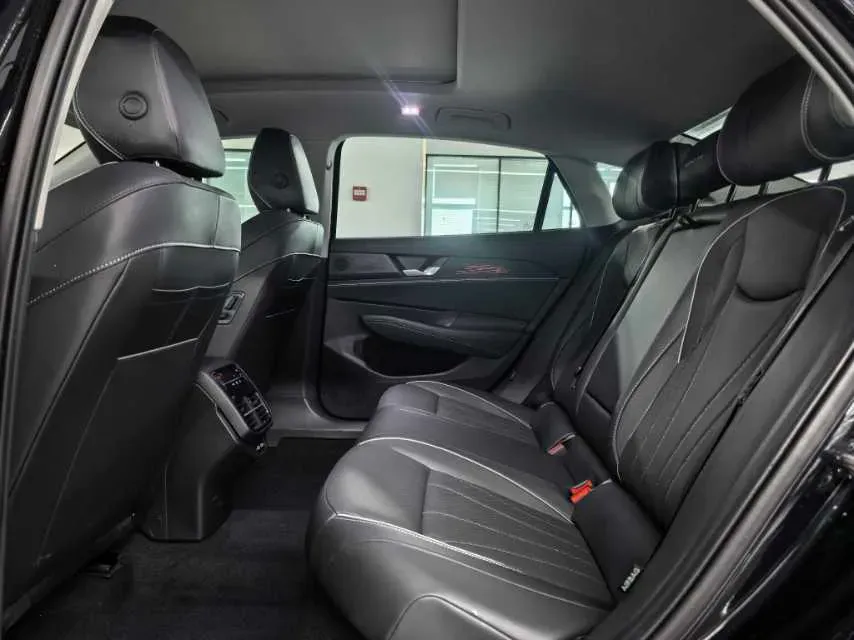 2025 Volkswagen Passat 2.0T 220HP L4 7DCT,autocango,china used car exporter,china ev exporter,chinese used car exporter,chinese used ev exporter