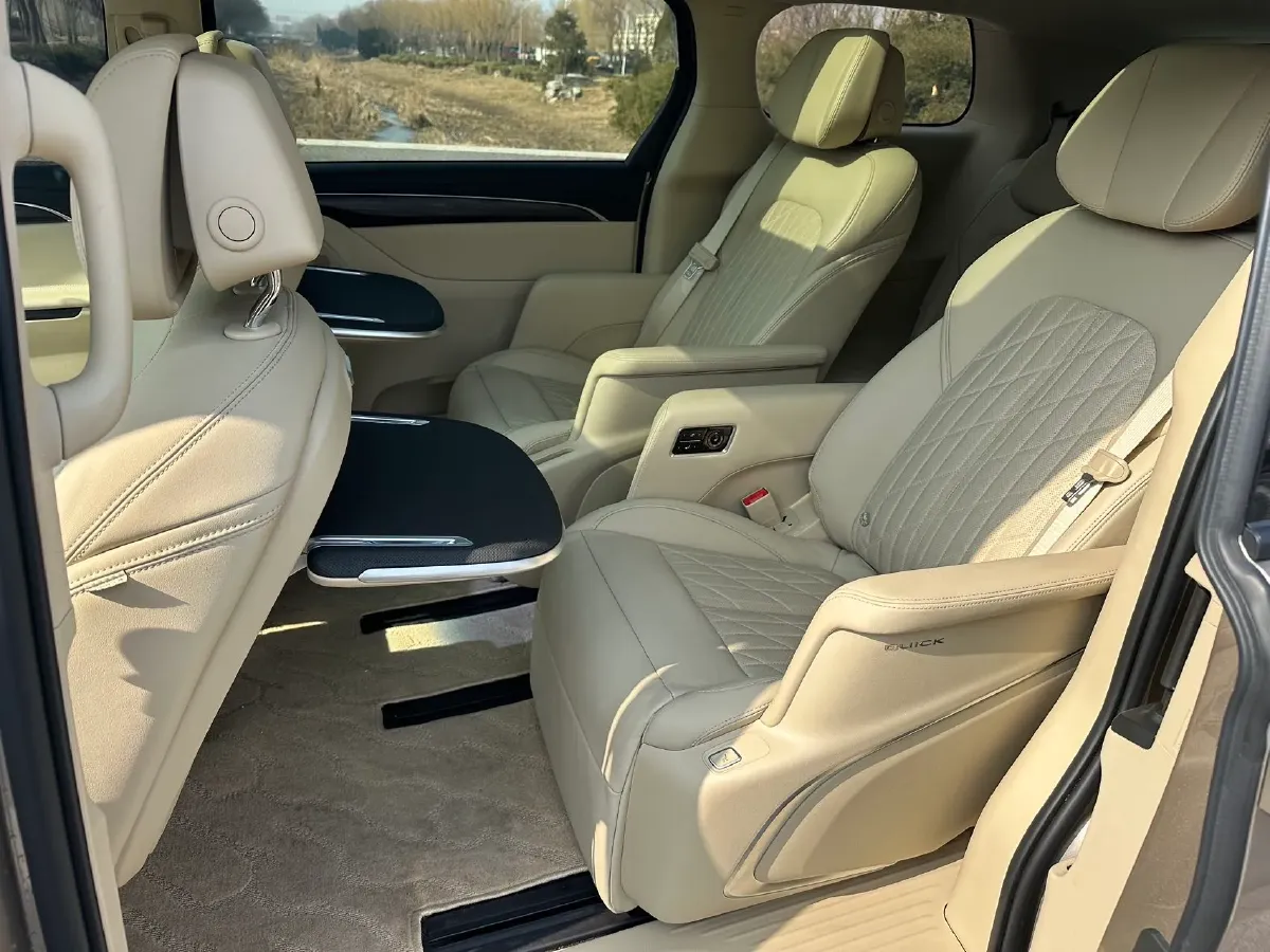 2023 Buick GL8 2.0T 237HP L4 9AT,autocango,china used car exporter,china ev exporter,chinese used car exporter,chinese used ev exporter